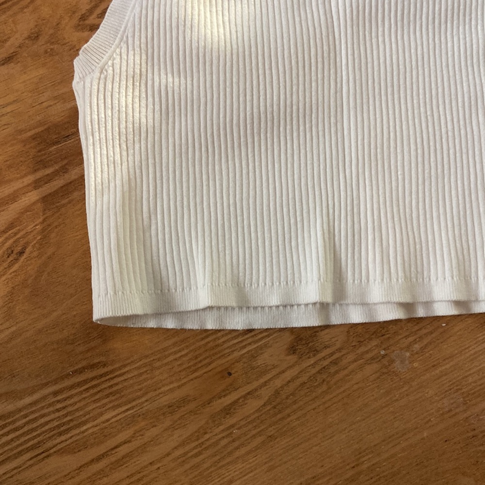 Wilfred Ribbed Cropped Tank - Picture 2 of 3